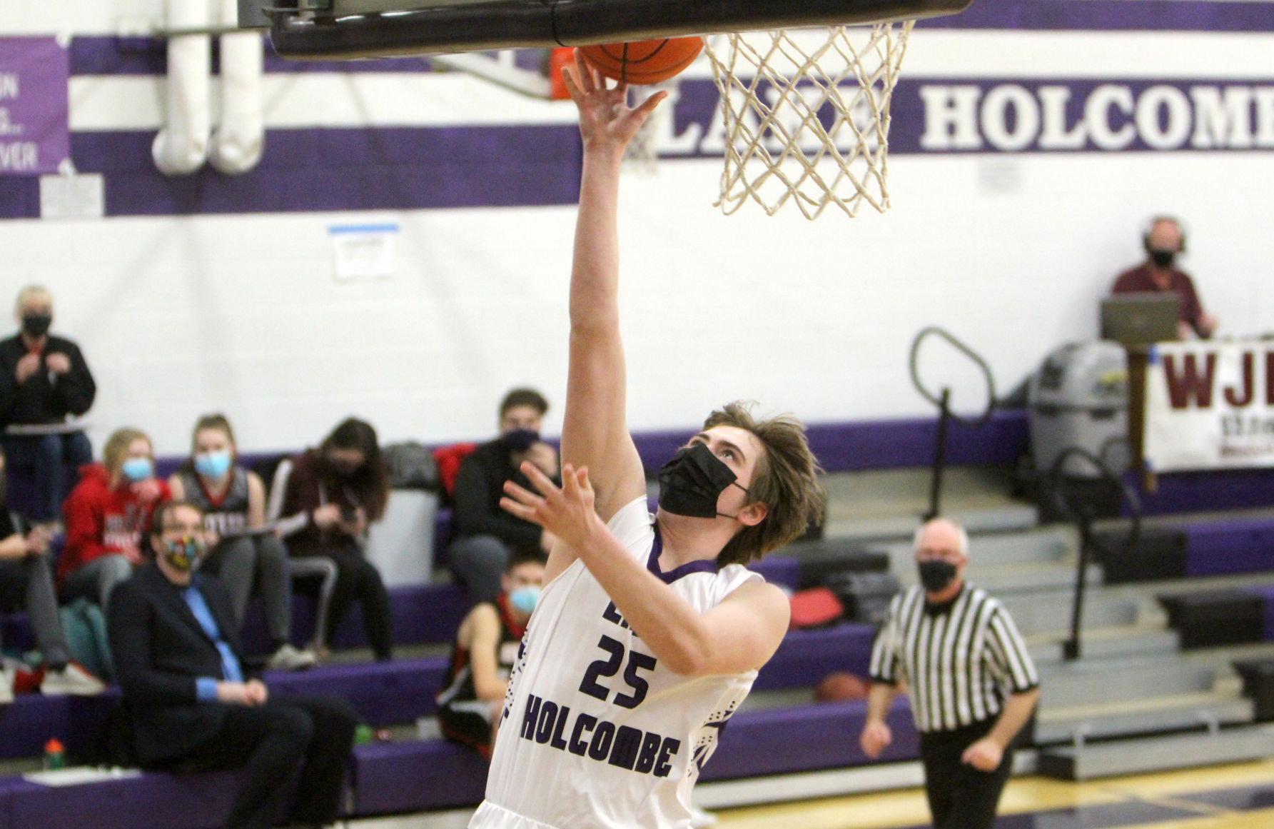 Winter at Lake Holcombe boys basketball 1-5-21